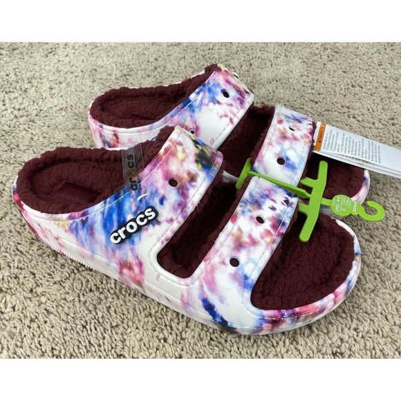 Crocs Classic Cozy Sandals Tie Dye Garnet Slip On‎ Warm Fuzzy Unisex M10 W12 NWT - Picture 1 of 10